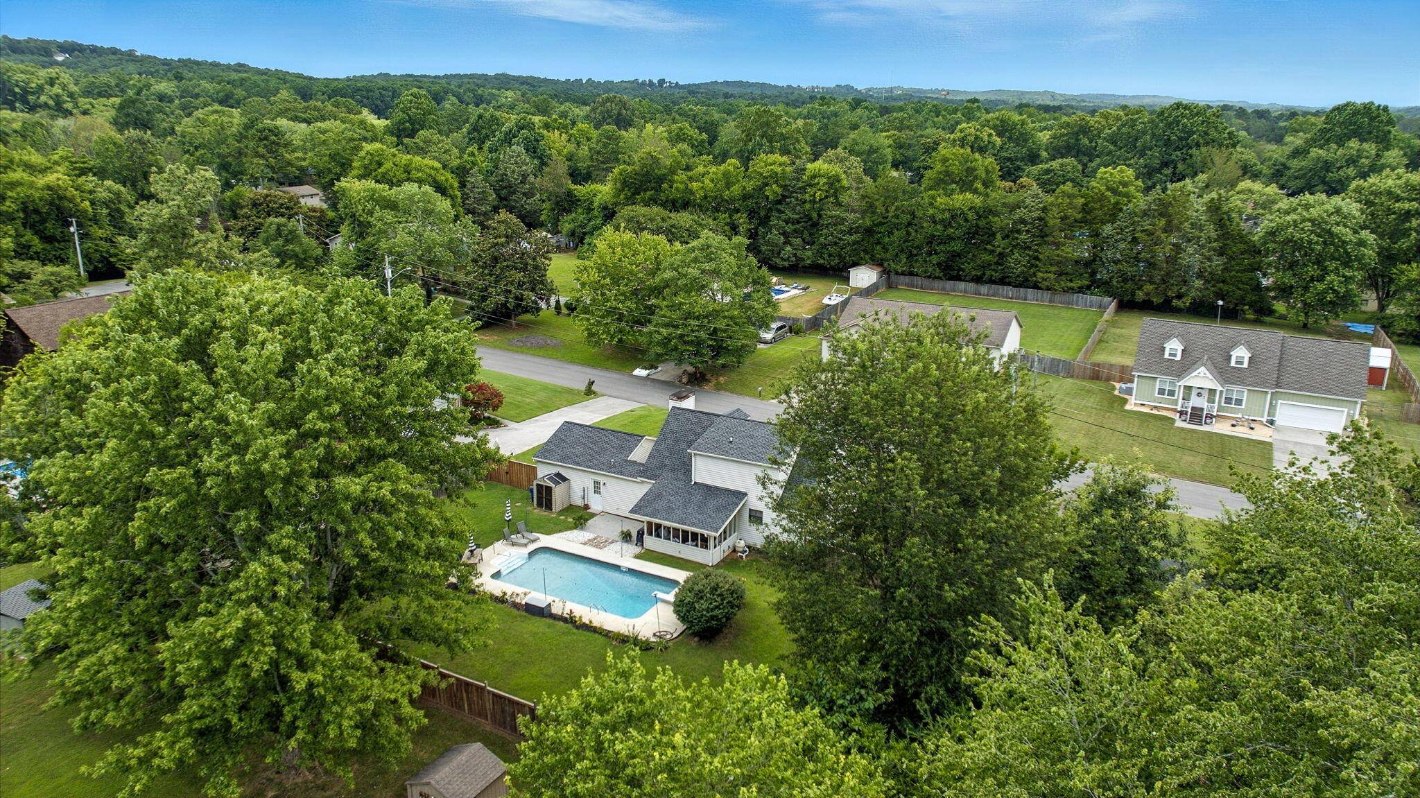 1043 Brad ST, Cleveland, TN 37312