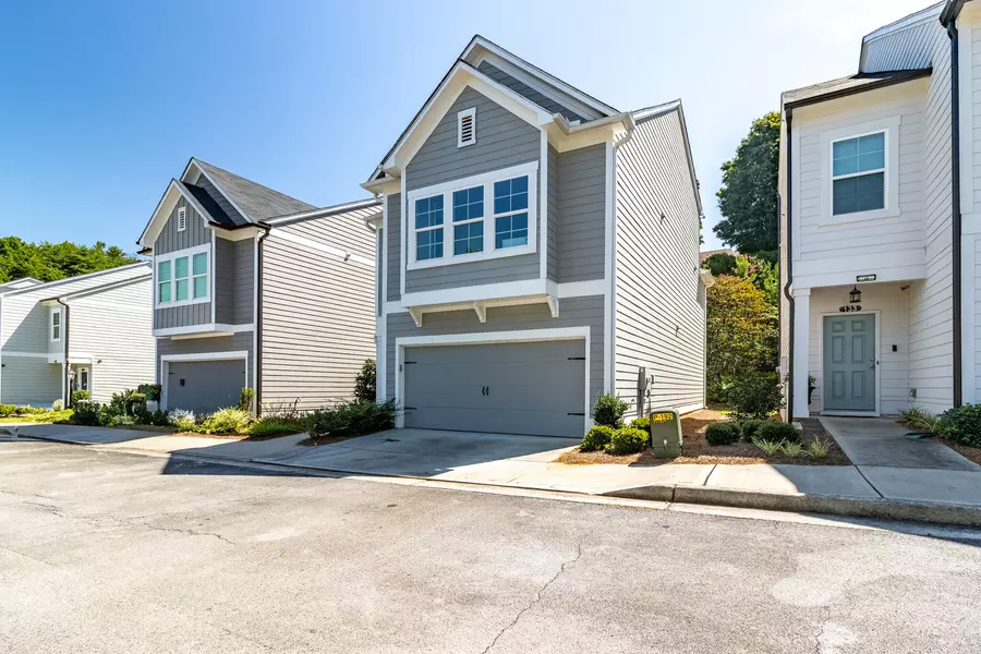 135 Millers LN, Calhoun, GA 30701