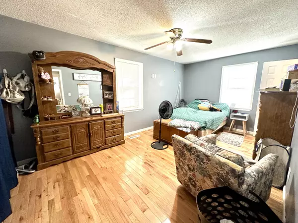 South Pittsburg, TN 37380,1309 Holly AVE