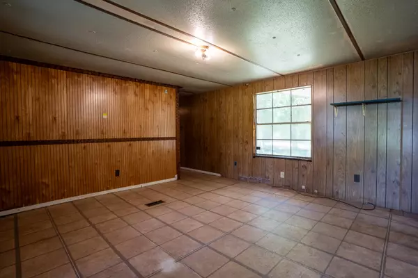 Henagar, AL 35978,11 Shady LN