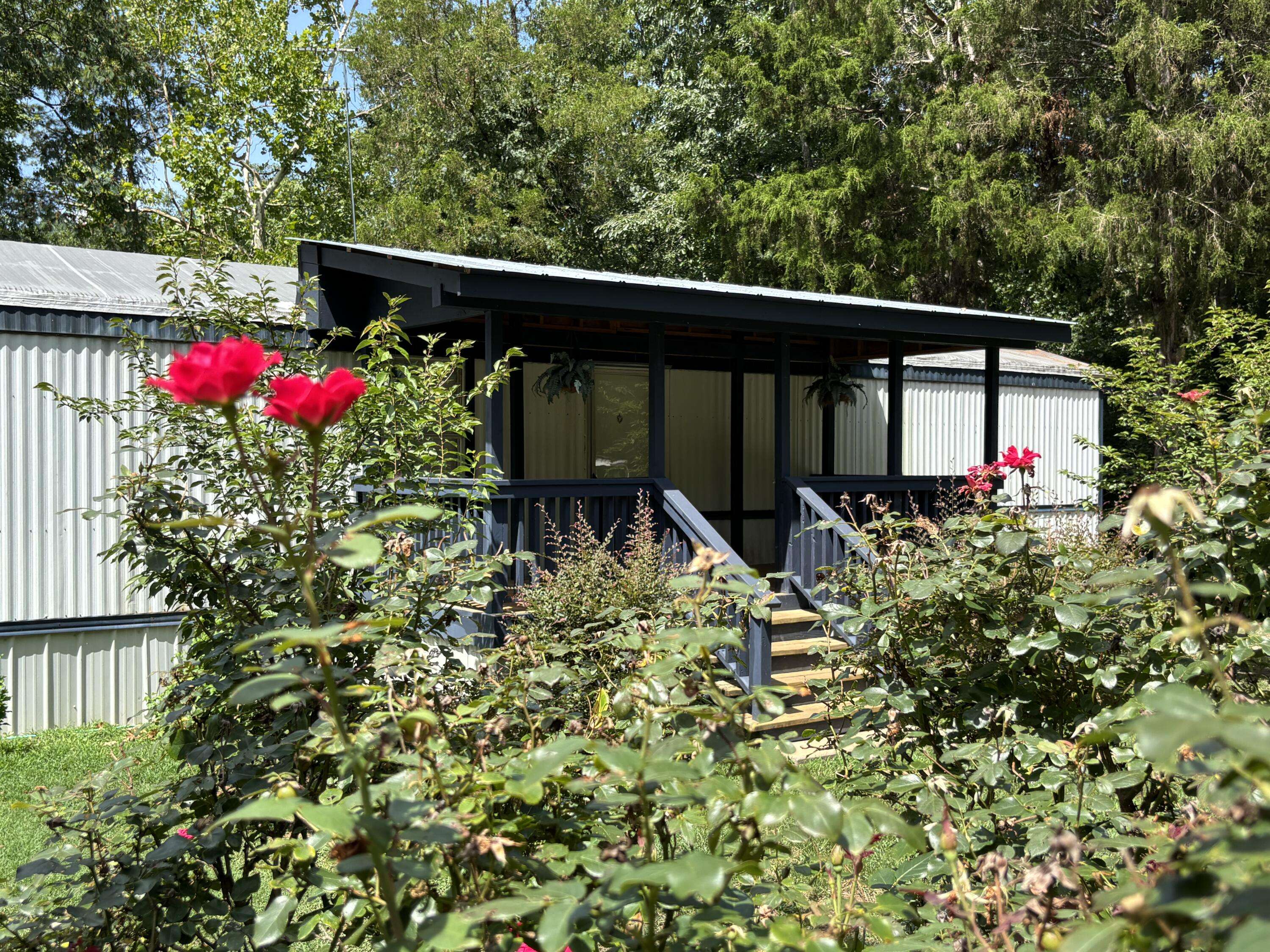 Whitwell, TN 37397,1298 Mullins Cove RD