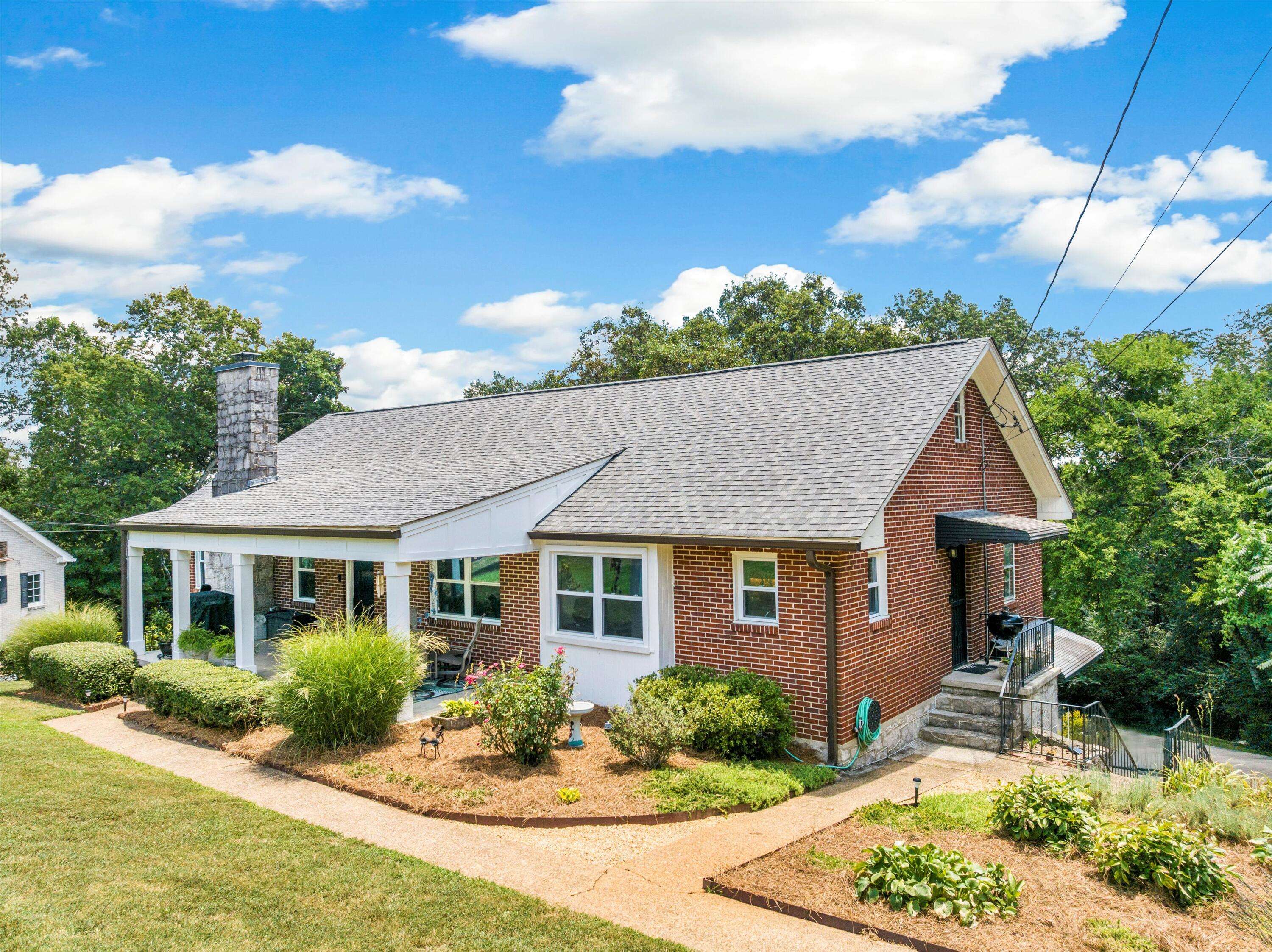 Chattanooga, TN 37404,701 Crest RD
