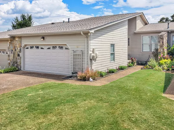 Chattanooga, TN 37416,5914 Rainbow Springs DR