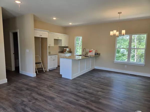 Hixson, TN 37343,6566 Esquire DR