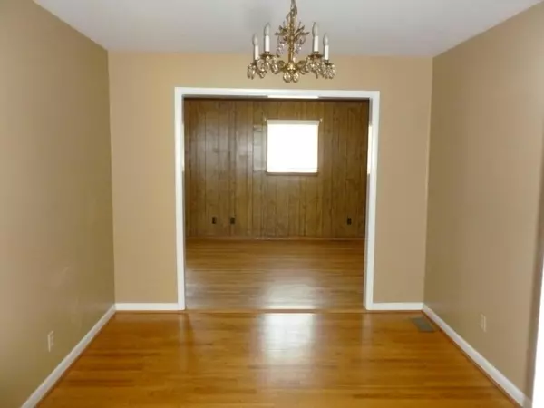 Chattanooga, TN 37415,820 Oak Tree DR