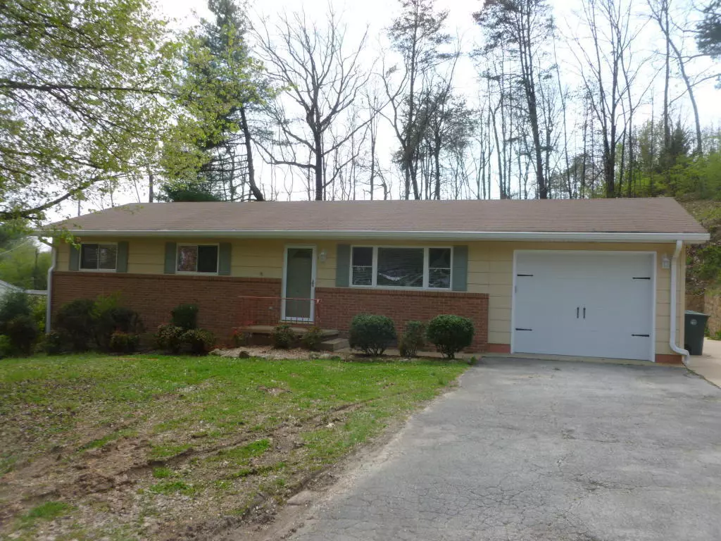 Chattanooga, TN 37415,820 Oak Tree DR