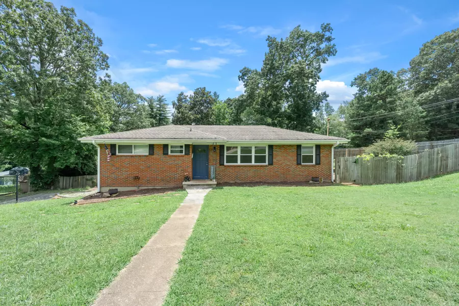 176 Hilltop DR, Rossville, GA 30741