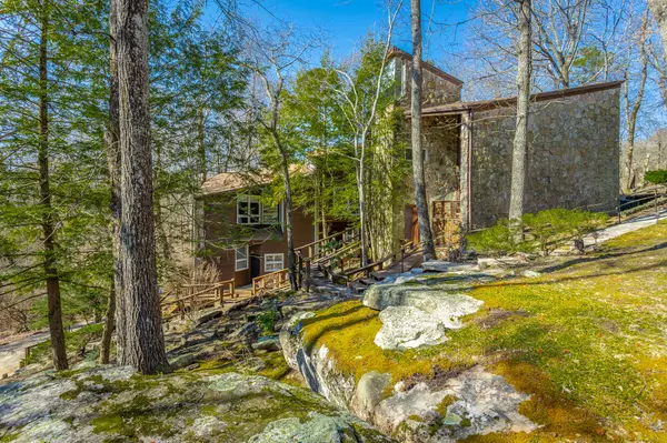 Lookout Mountain, GA 30750,401 Mcfarland RD
