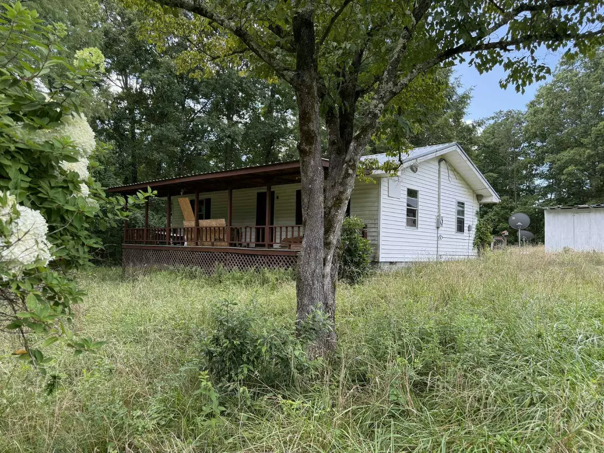 Palmer, TN 37365,264 Stocker RD