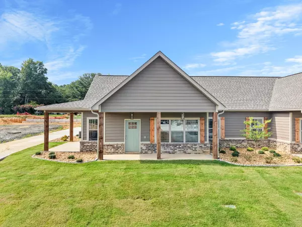 82 Maddox LN, Chatsworth, GA 30705