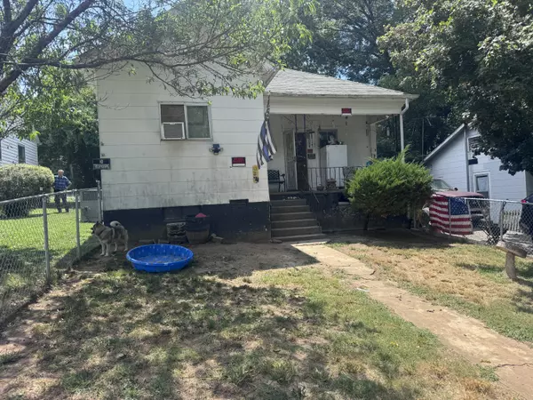 Lenoir City, TN 37771,904 B ST
