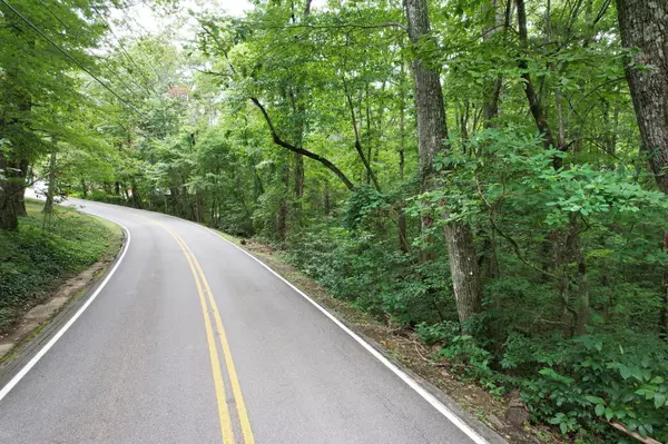 Signal Mountain, TN 37377,1301 E Brow RD