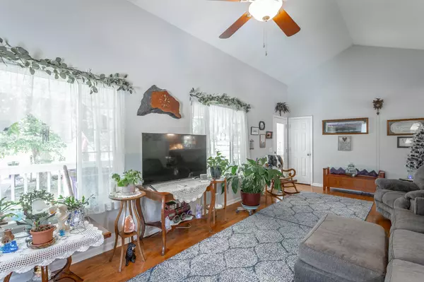 Harrison, TN 37341,9805 Pearson RD