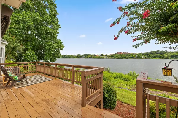 Chattanooga, TN 37405,1118 Constitution DR