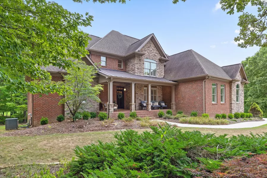 2506 Bristlecone LN, Signal Mountain, TN 37377