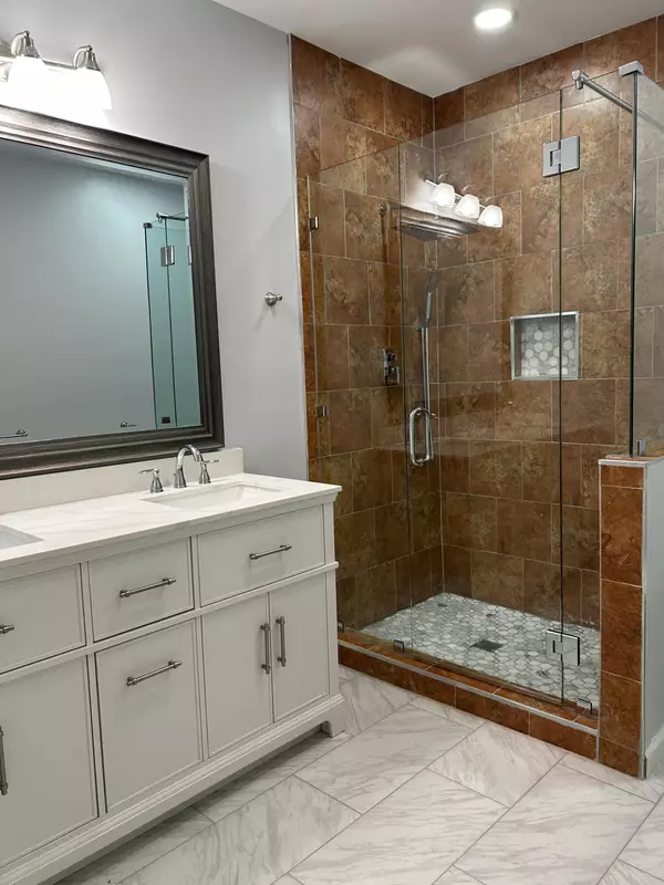 Chattanooga, TN 37404,2415 Vine ST