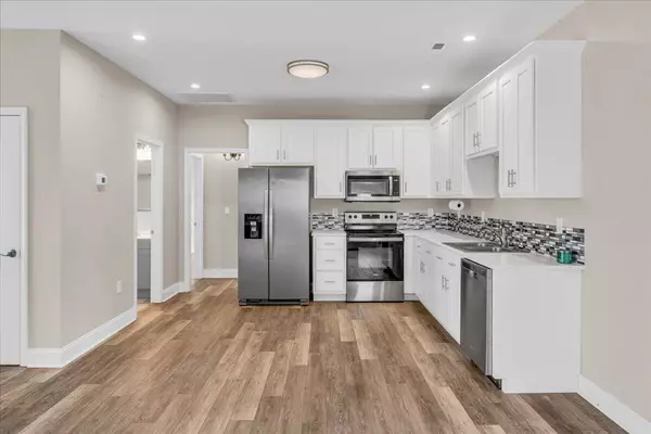 South Pittsburg, TN 37380,604 2nd ST