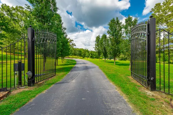 Tunnel Hill, GA 30755,479 Cooper RD