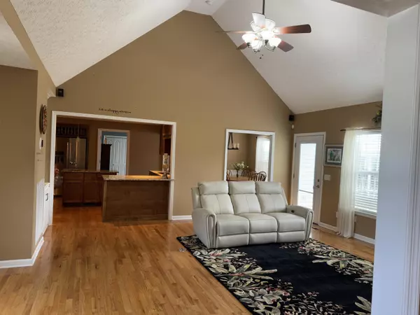 Ooltewah, TN 37363,5614 Jonquil LN