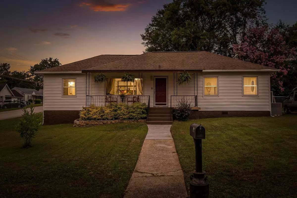 Chattanooga, TN 37412,725 Astor LN