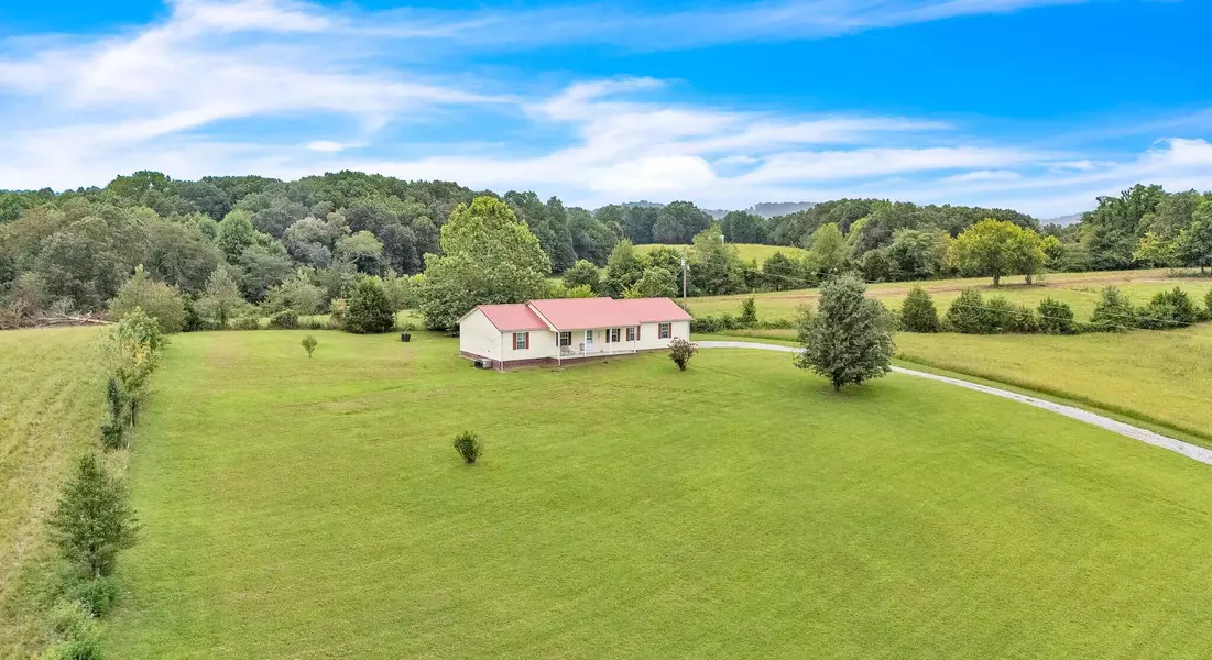 169 Lees Chapel RD, Sweetwater, TN 37874