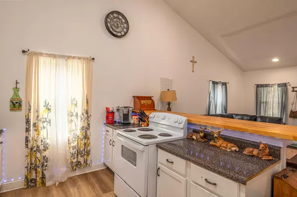 Jasper, TN 37347,203 Dover RD