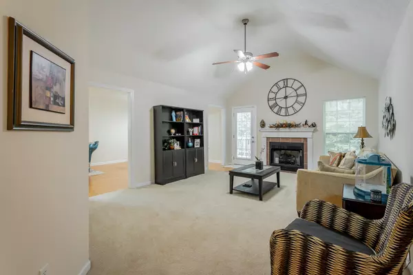 Ooltewah, TN 37363,7458 Salmon LN