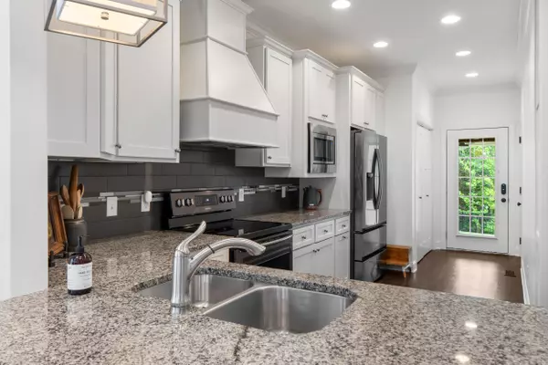Chattanooga, TN 37405,1684 Westover LN