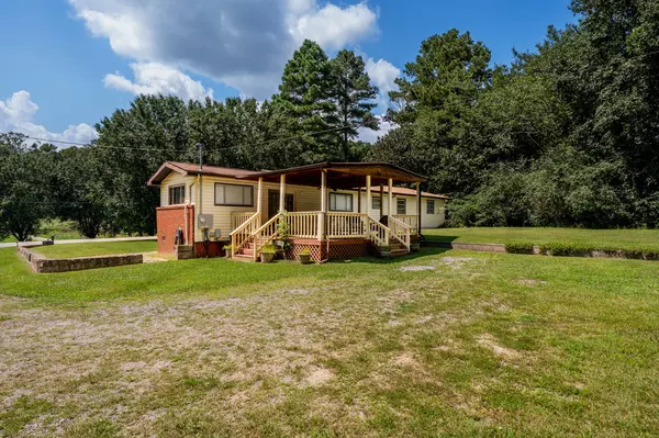 183 Long Hollow RD, Rock Spring, GA 30739