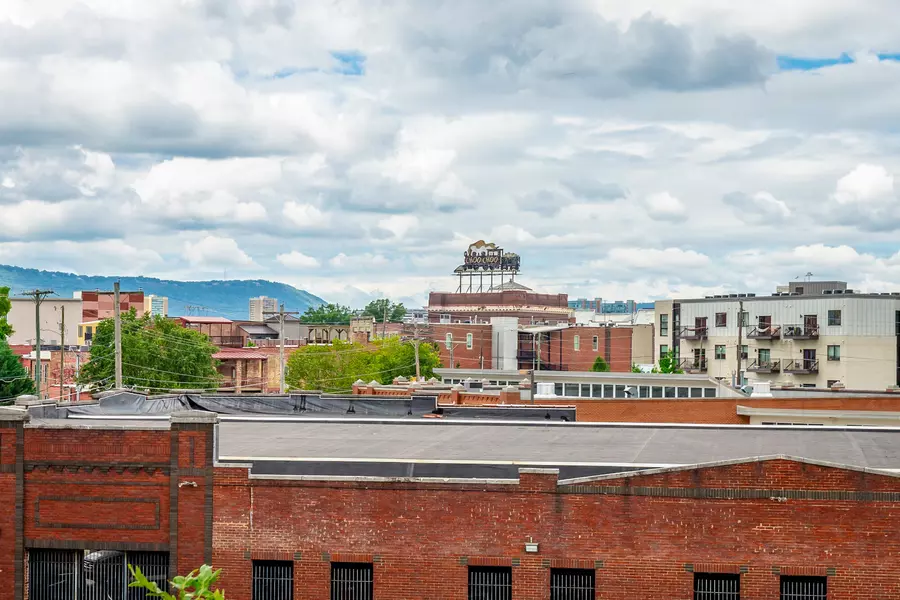 1582 Wilhoit ST, Chattanooga, TN 37408