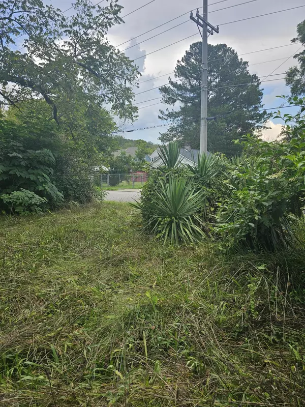 Chattanooga, TN 37409,5601 Tennessee AVE