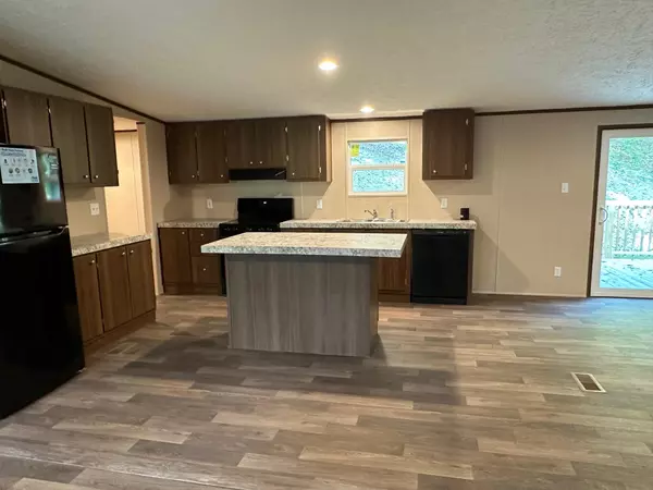 Dayton, TN 37321,398 Jodie LN