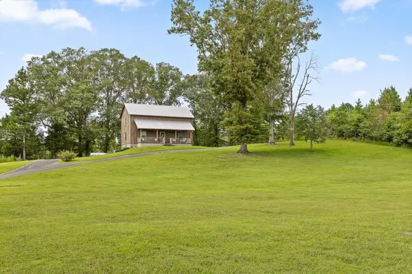 Lafayette, GA 30728,450 Arnold LN