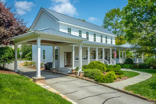 Lookout Mountain, TN 37350,111 Sylvan DR