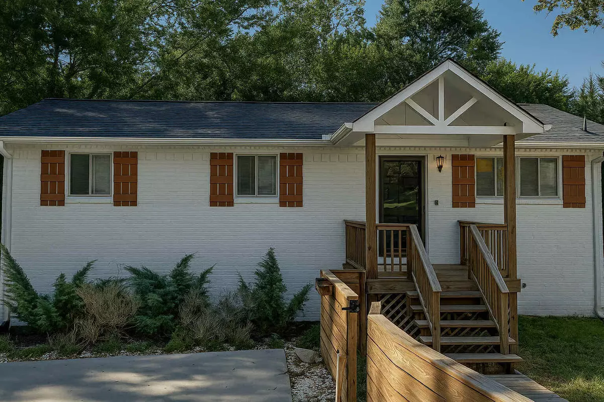 Ringgold, GA 30736,5283 Highway 41