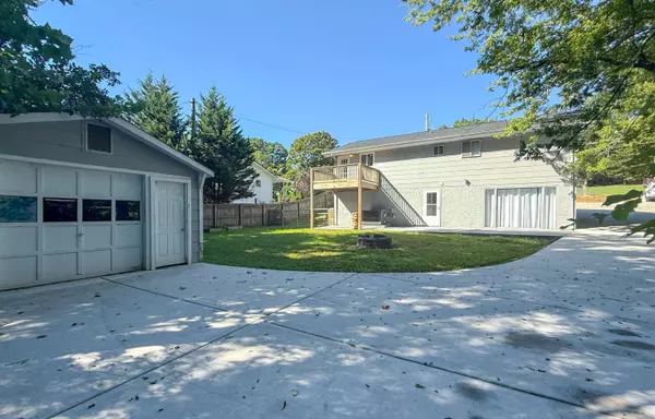 Ringgold, GA 30736,5283 Highway 41