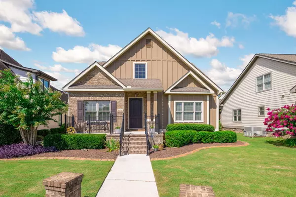 8949 Gentle Mist CIR, Ooltewah, TN 37363