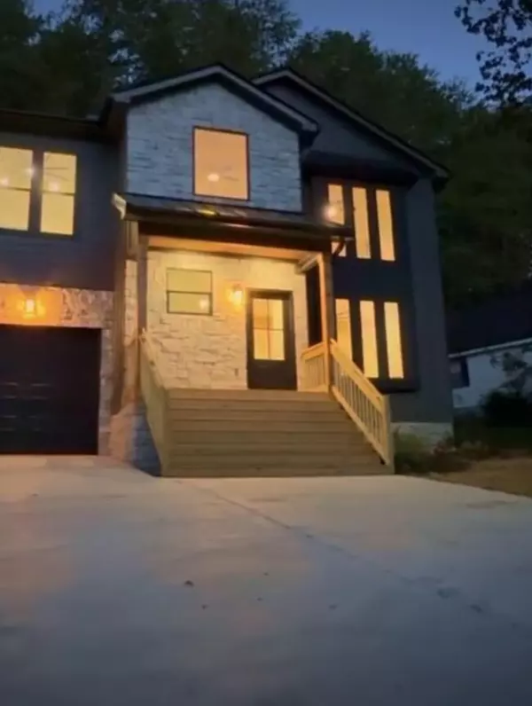 Chattanooga, TN 37421,8112 Fallen Maple DR