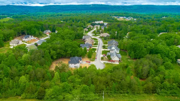 587 Kashaya LN, Soddy Daisy, TN 37379