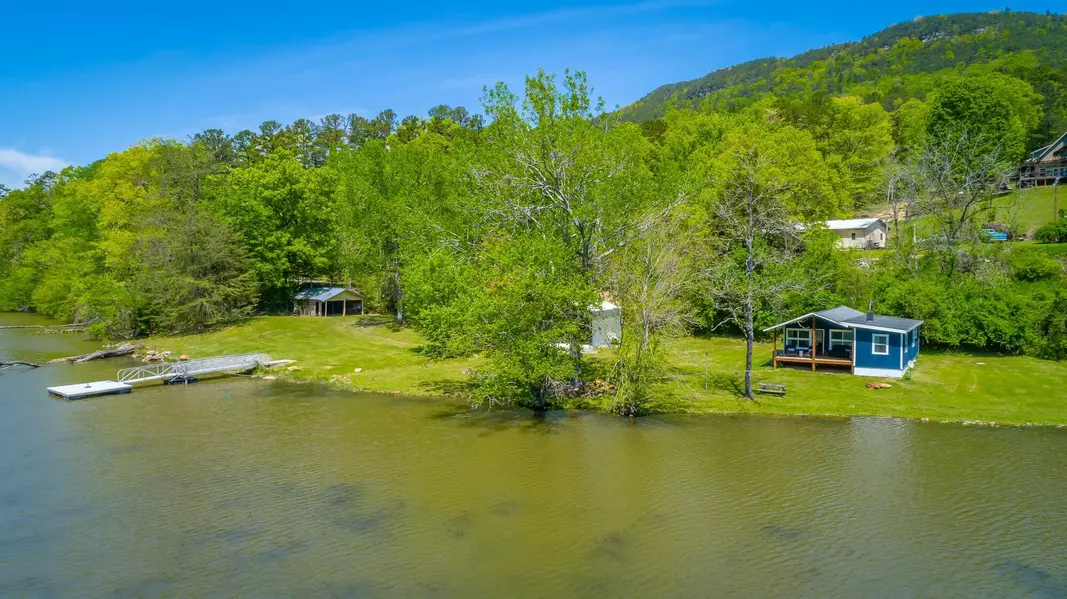 9794 Mullins Cove RD, Whitwell, TN 37397