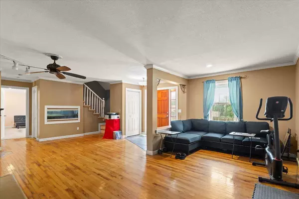 Signal Mountain, TN 37377,124 Scott RD