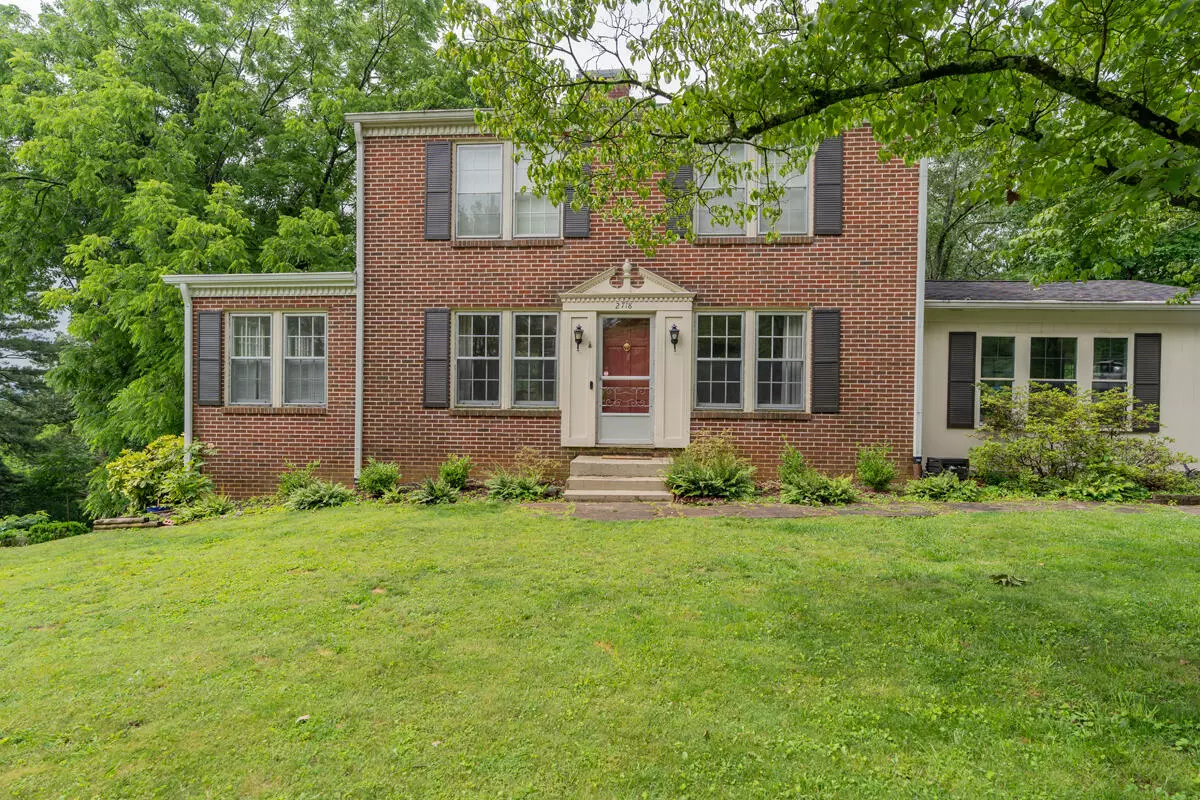 Chattanooga, TN 37406,2718 Fairview DR