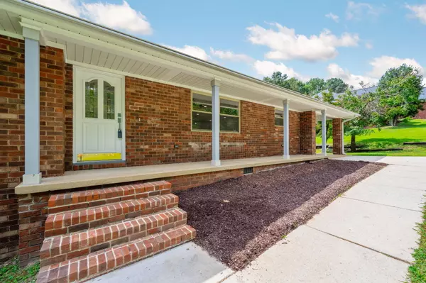 Soddy Daisy, TN 37379,2412 Holly Hill RD