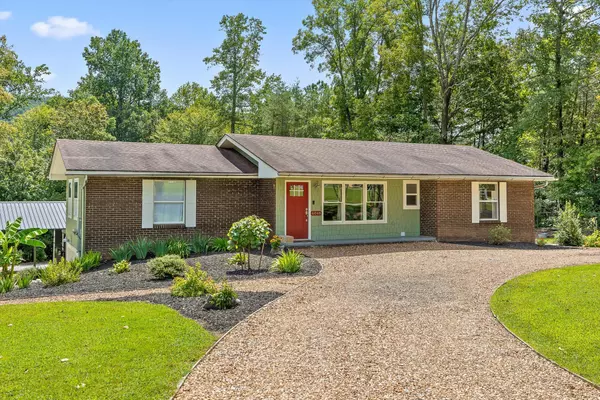 6048 White Oak Valley CIR, Mcdonald, TN 37353