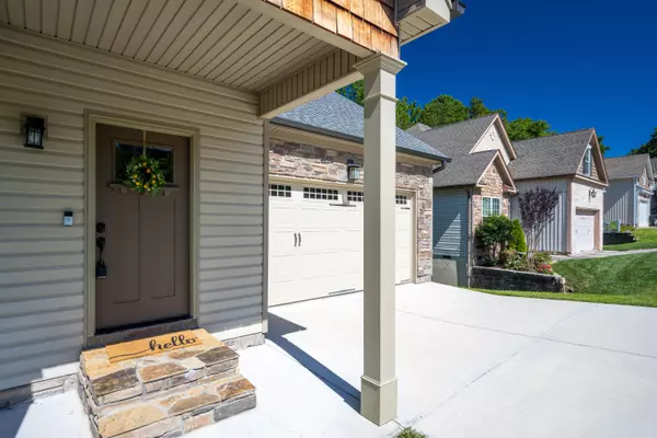 Chattanooga, TN 37421,2317 Lake Mist DR