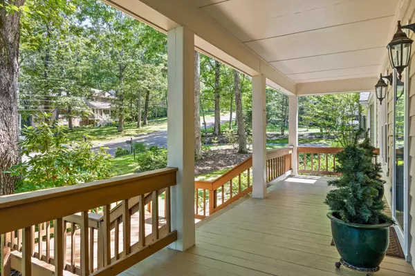 Signal Mountain, TN 37377,703 Windy WAY