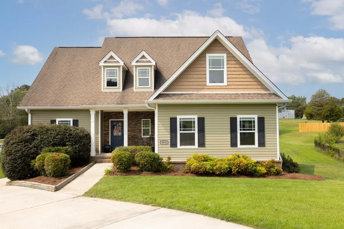Soddy Daisy, TN 37379,9901 Breeze Hill LN