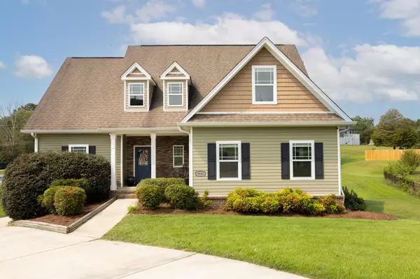 9901 Breeze Hill LN, Soddy Daisy, TN 37379