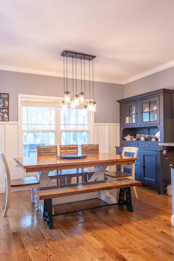 Soddy Daisy, TN 37379,9901 Breeze Hill LN