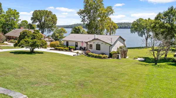 2166 Shore Acres RD, Soddy Daisy, TN 37379